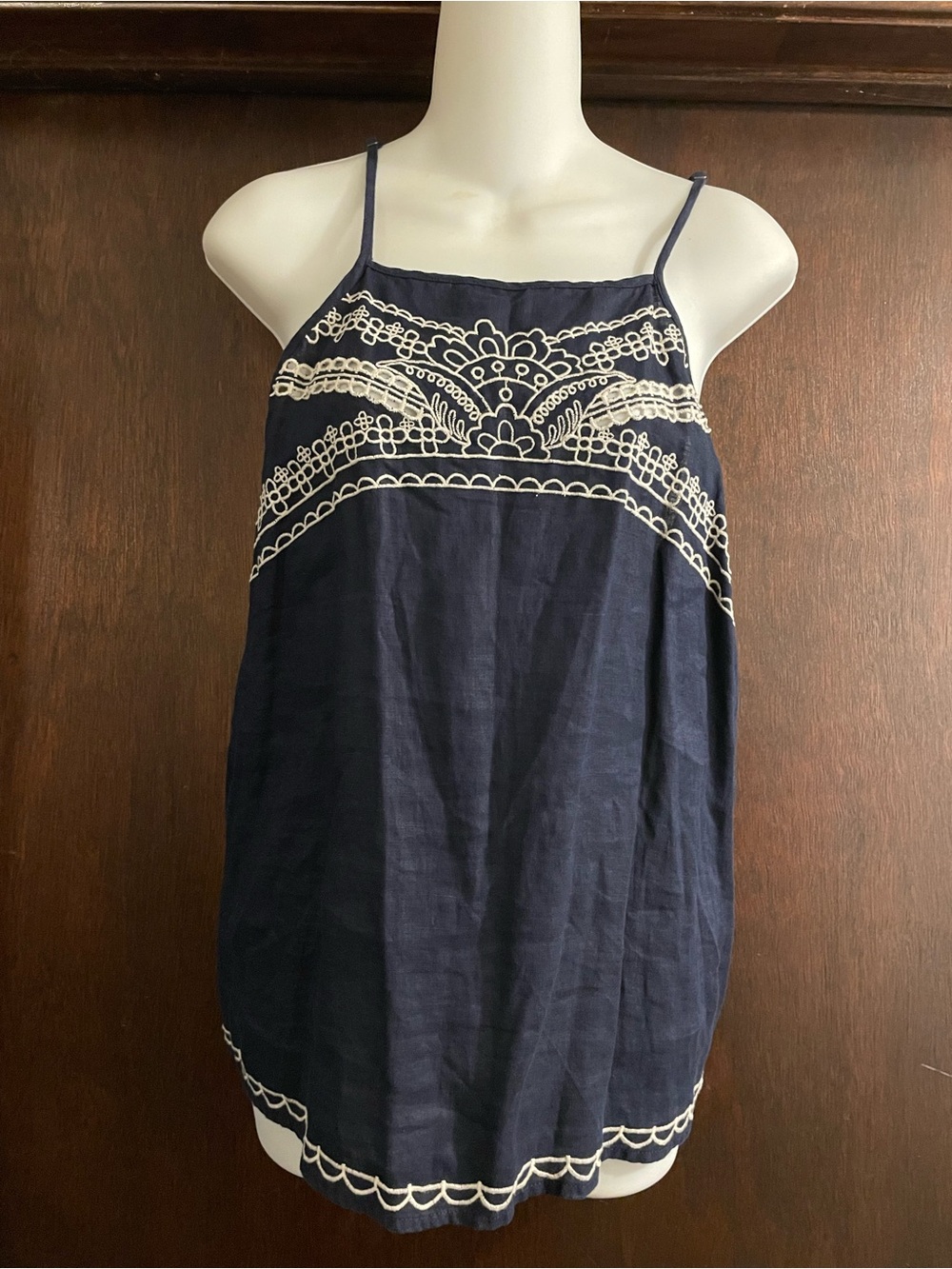 Gap Brand Women's size Medium No Routine Embroidered Linen Tank Top Navy & White